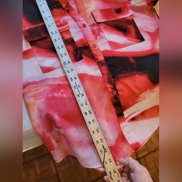 Calvin Klein Abstract Red, White, and Black Women's Top - Picture 12 of 13